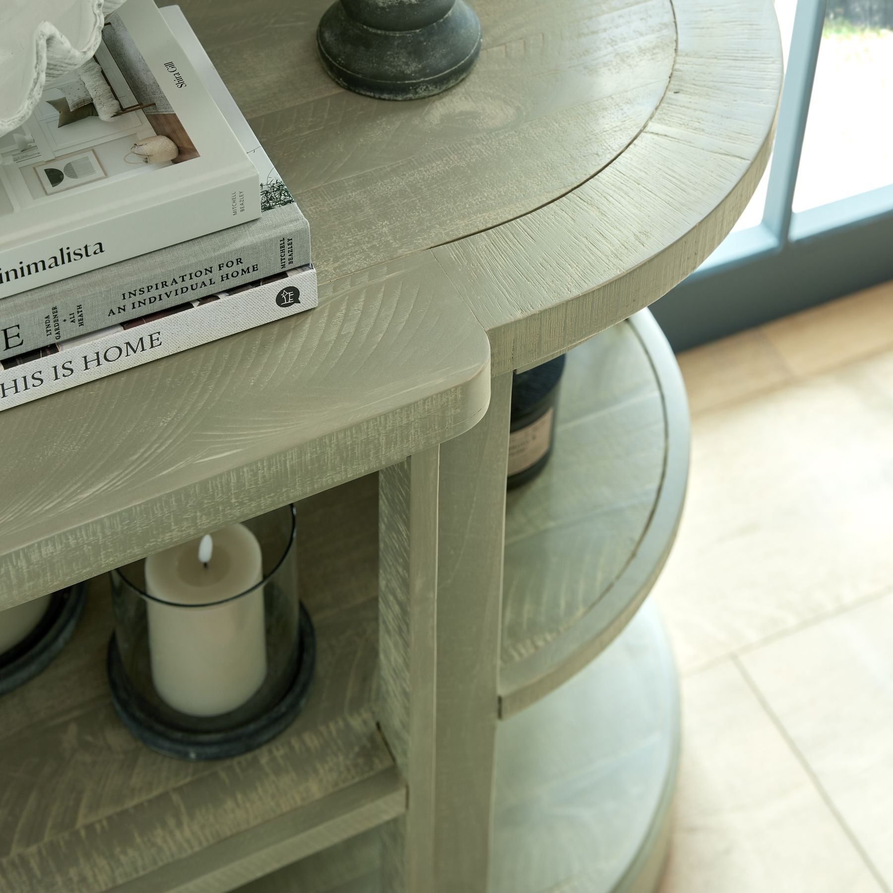 rounded top detail on the console table