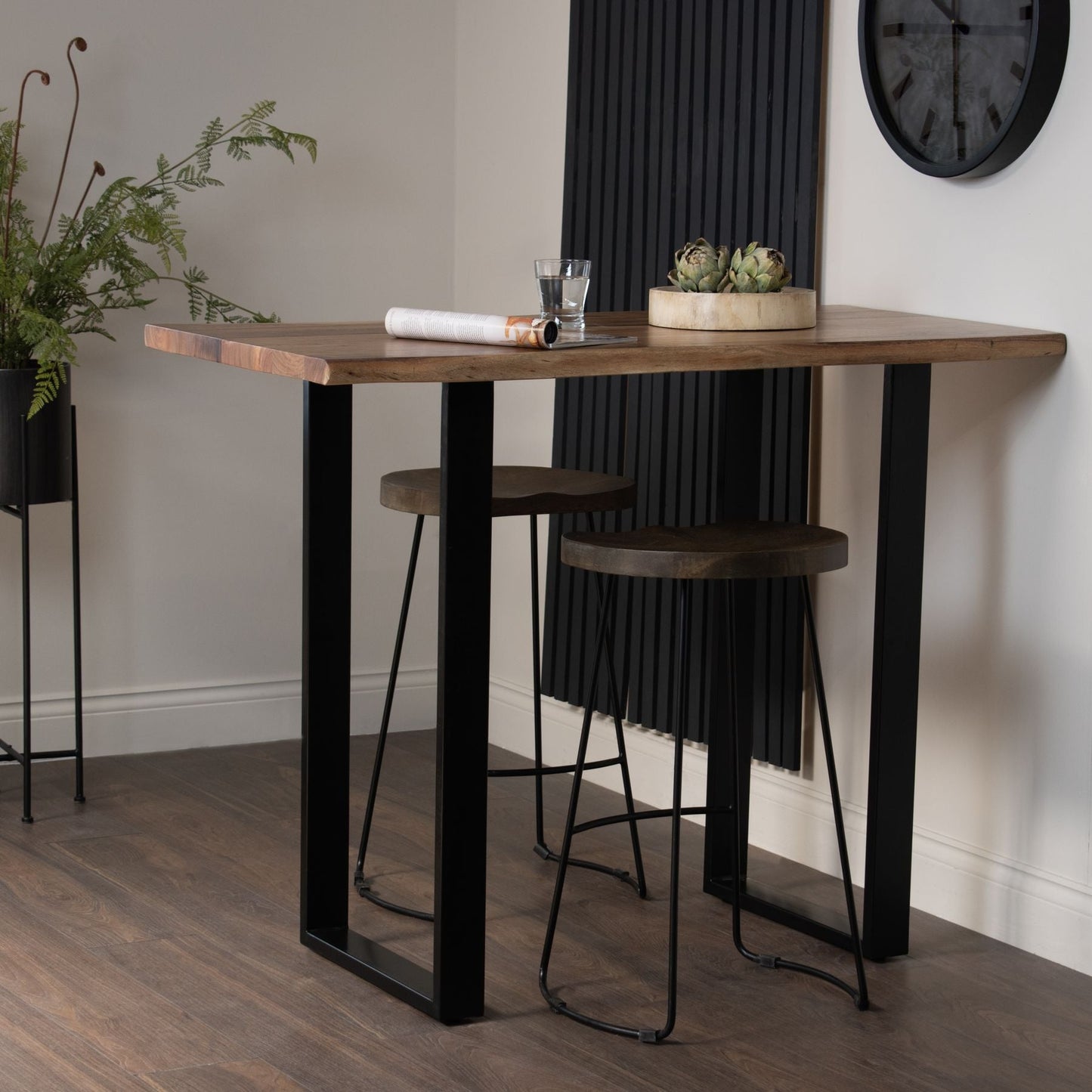 lifestyle image of breakfast bar table